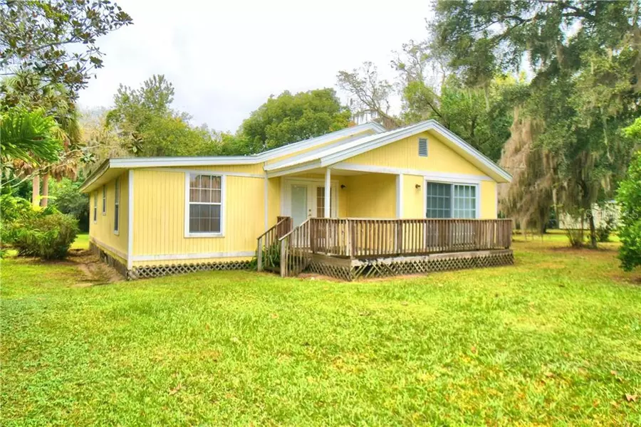 216 S HENDRY AVE, Fort Meade, FL 33841