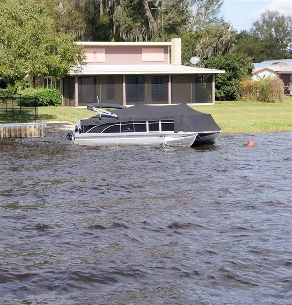 8320 MCCOY RD, Fort Meade, FL 33841