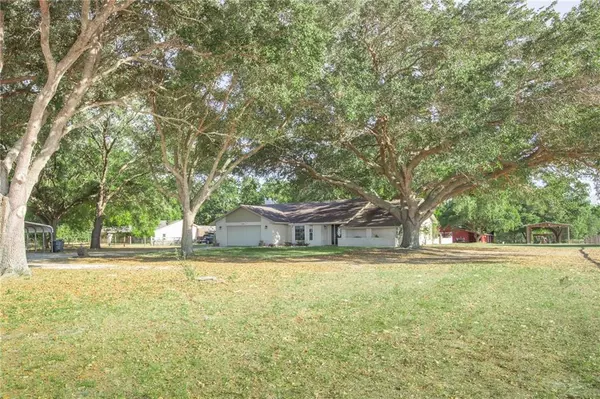 860 LAKE MATTIE RD, Auburndale, FL 33823