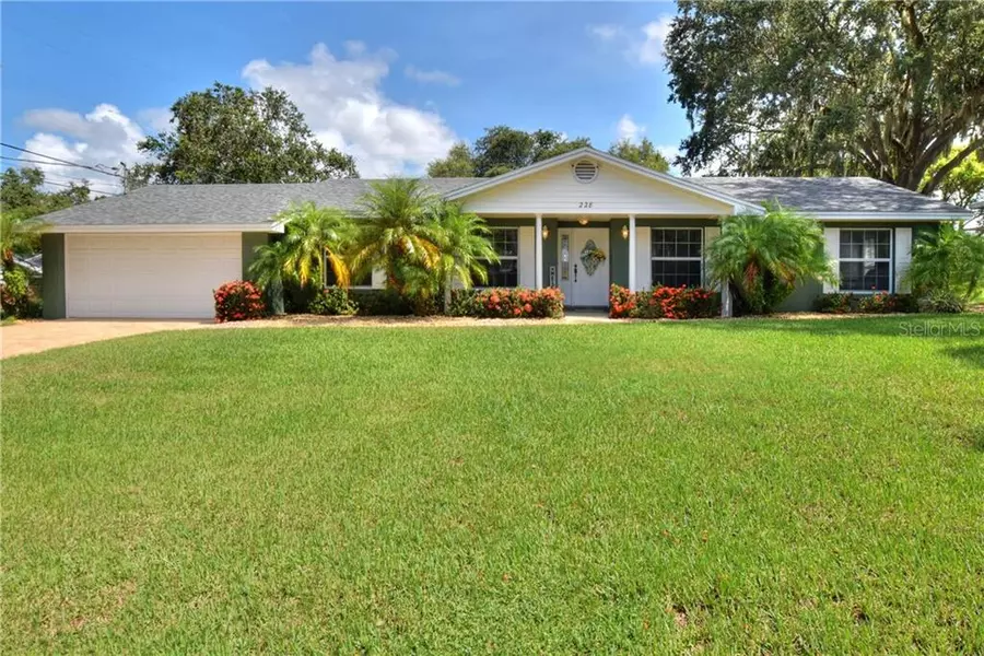 228 CREST DR, Haines City, FL 33844