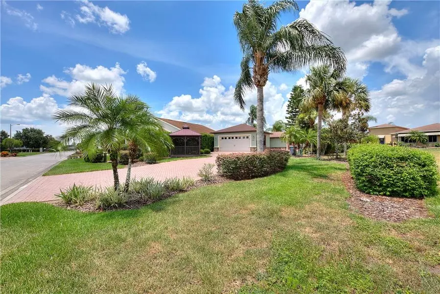 541 MEANDERING WAY, Polk City, FL 33868