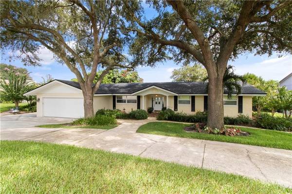 204 S LAKE FLORENCE DR, Winter Haven, FL 33884