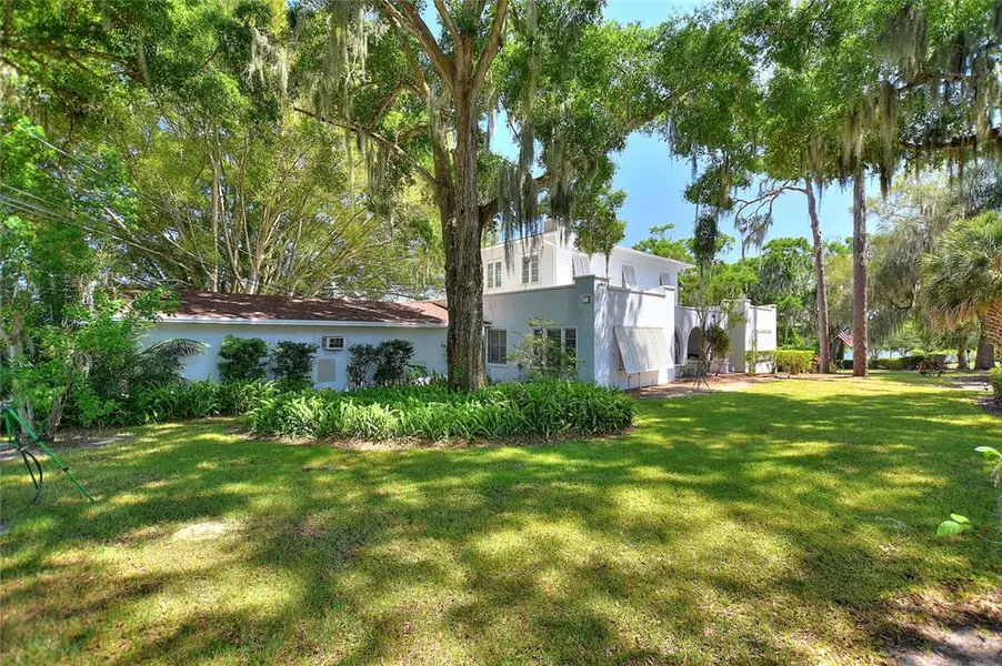 946 N LAKE OTIS DR, Winter Haven, FL 33880