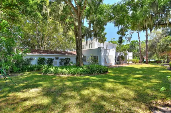 Winter Haven, FL 33880,946 N LAKE OTIS DR