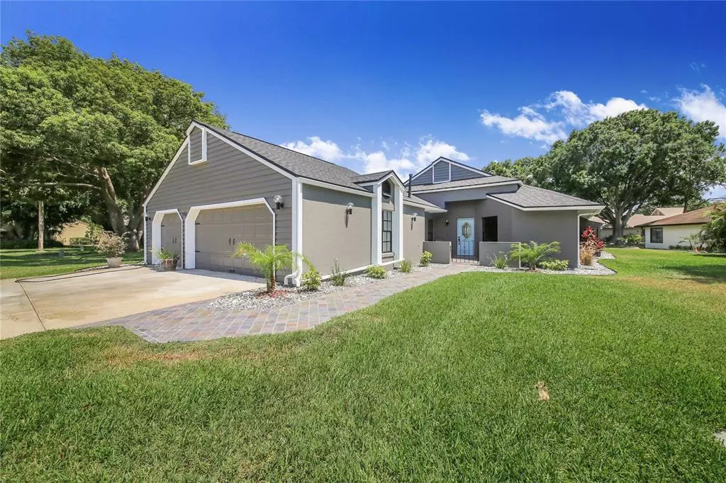 Winter Haven, FL 33884,715 CANBERRA RD