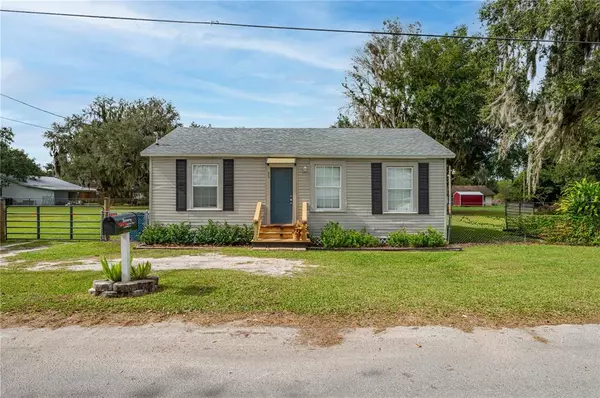 33 N PALMETTO AVE, Fort Meade, FL 33841