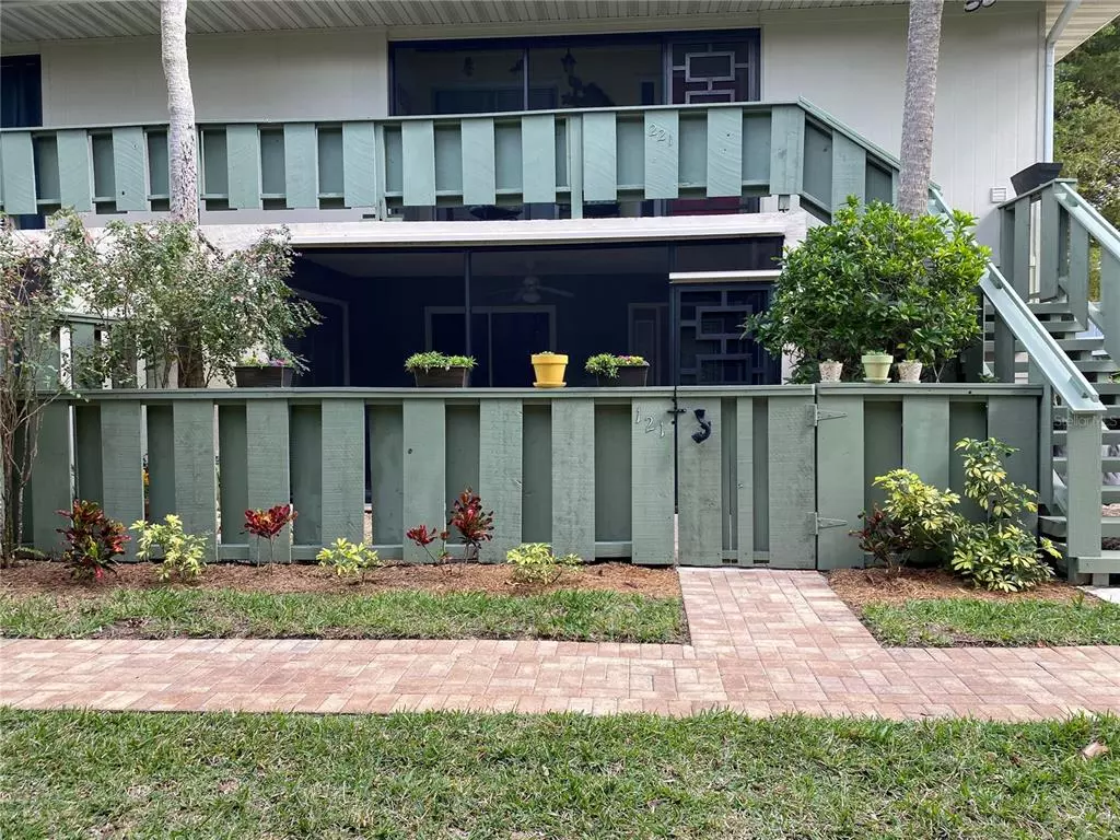 Holmes Beach, FL 34217,600 MANATEE AVE #121