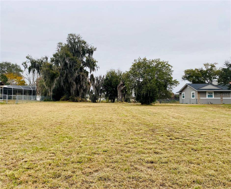 1070 LAKE ARIANA BLVD,  Auburndale,  FL 33823