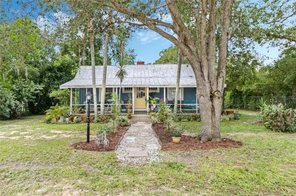 324 W SMITH AVE, Lake Hamilton, FL 33851