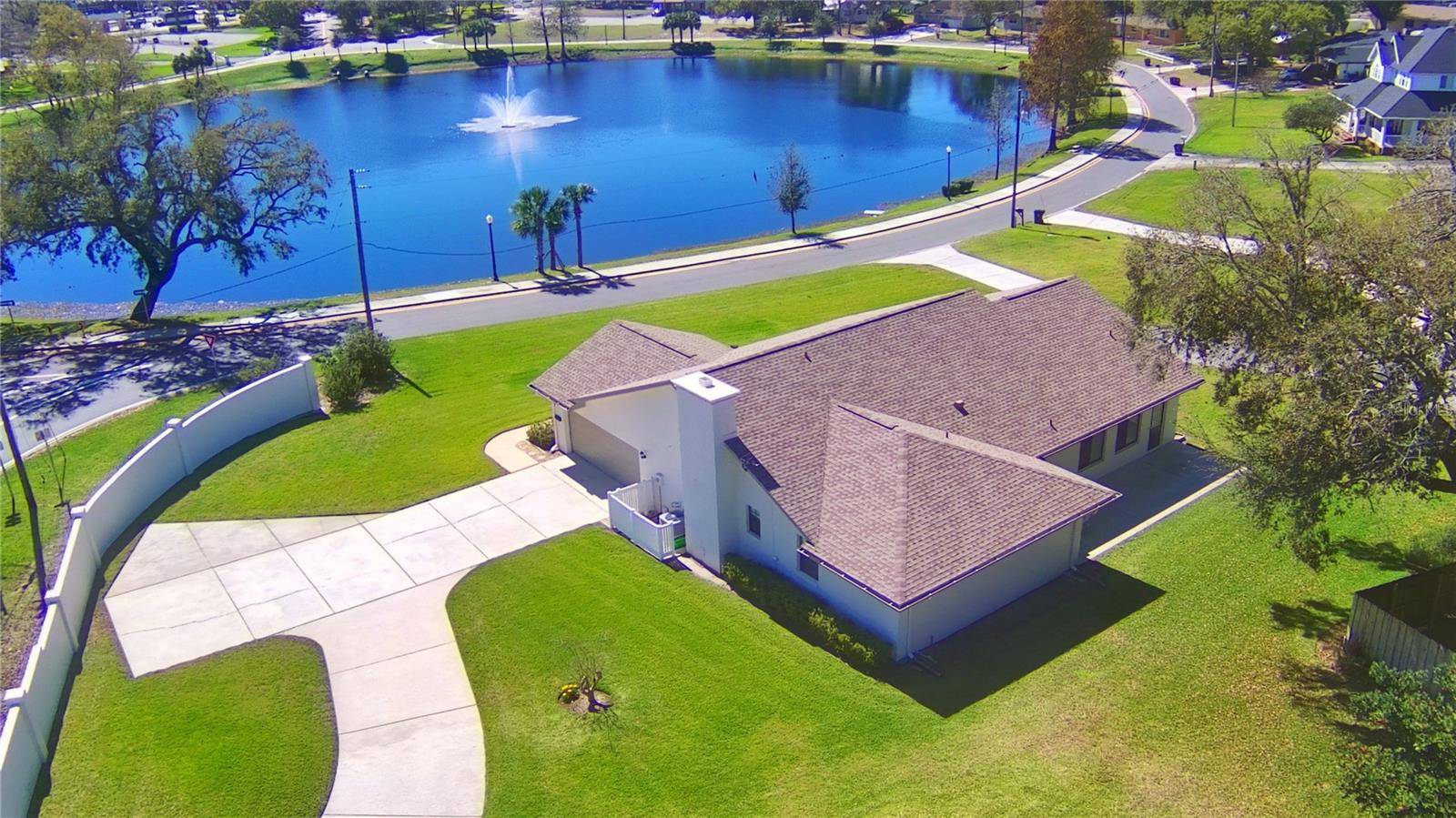 136 LAKE STELLA DR, Auburndale, FL 33823