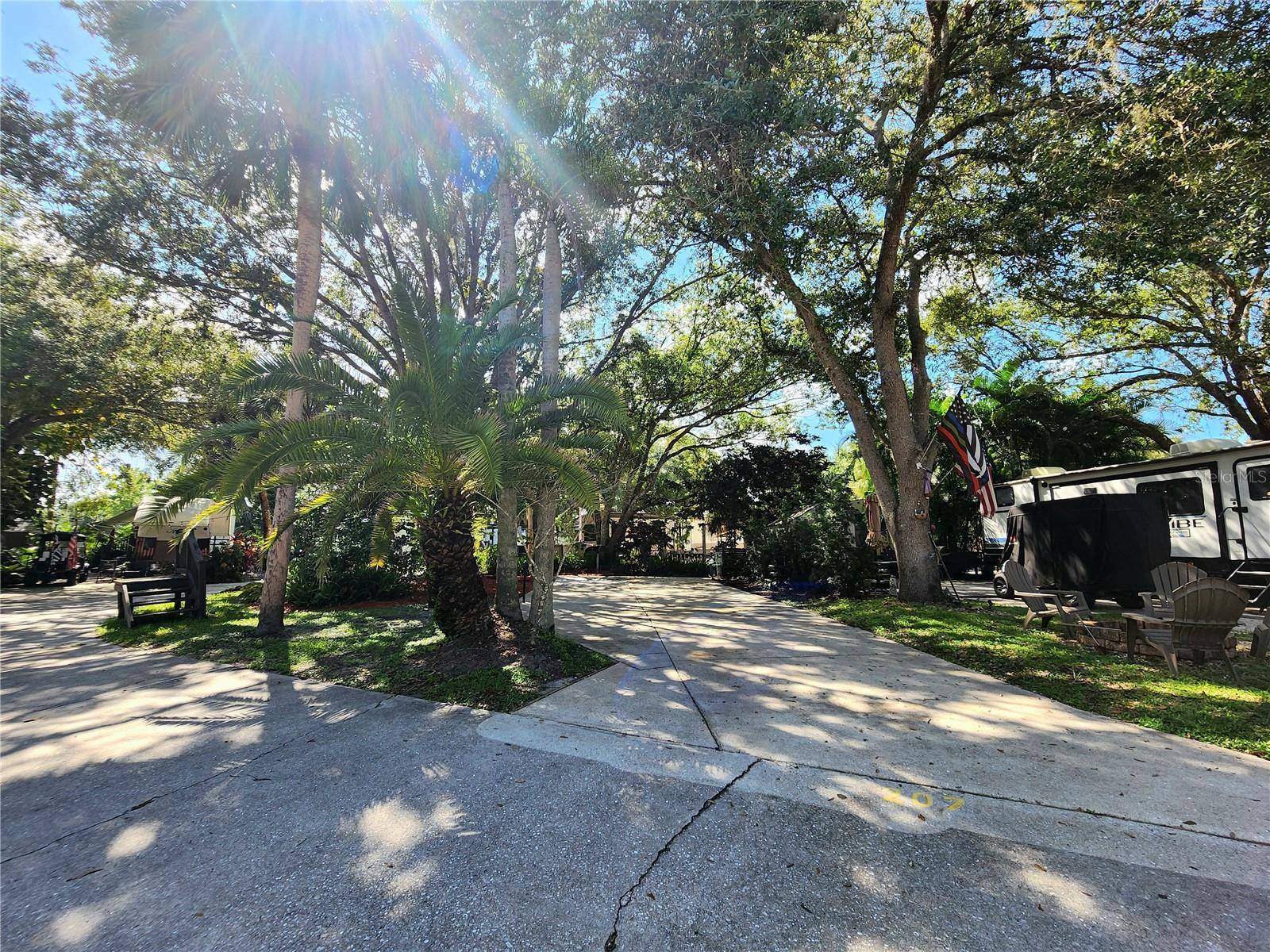 Lake Wales, FL 33898,207 LONGHORN DR