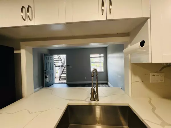 Tampa, FL 33617,7108 WATERSIDE DR #103