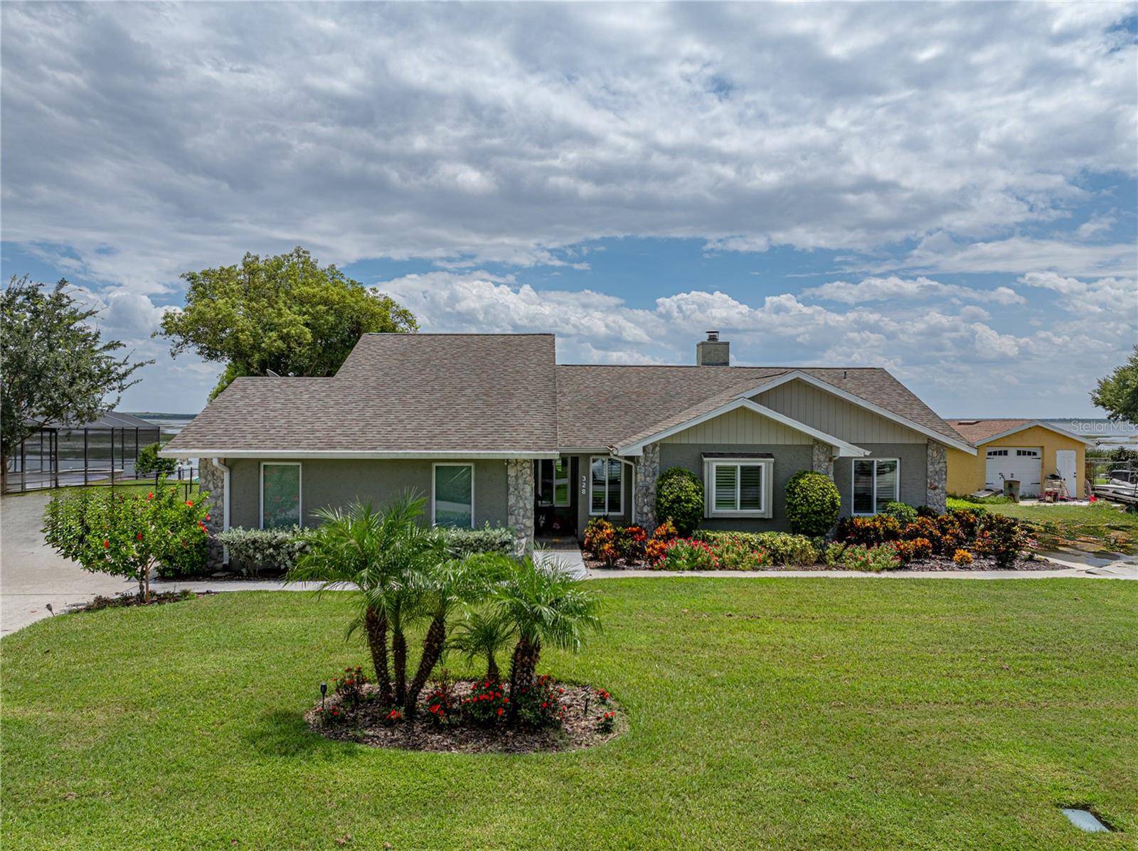 328 SUNSHINE DR, Lake Wales, FL 33859