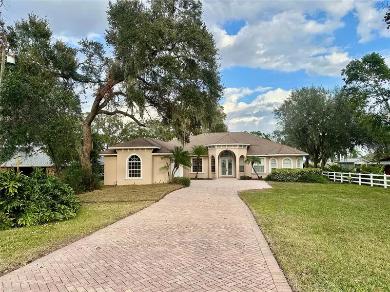 1006 W LAKE HAMILTON DR, Winter Haven, FL 33881