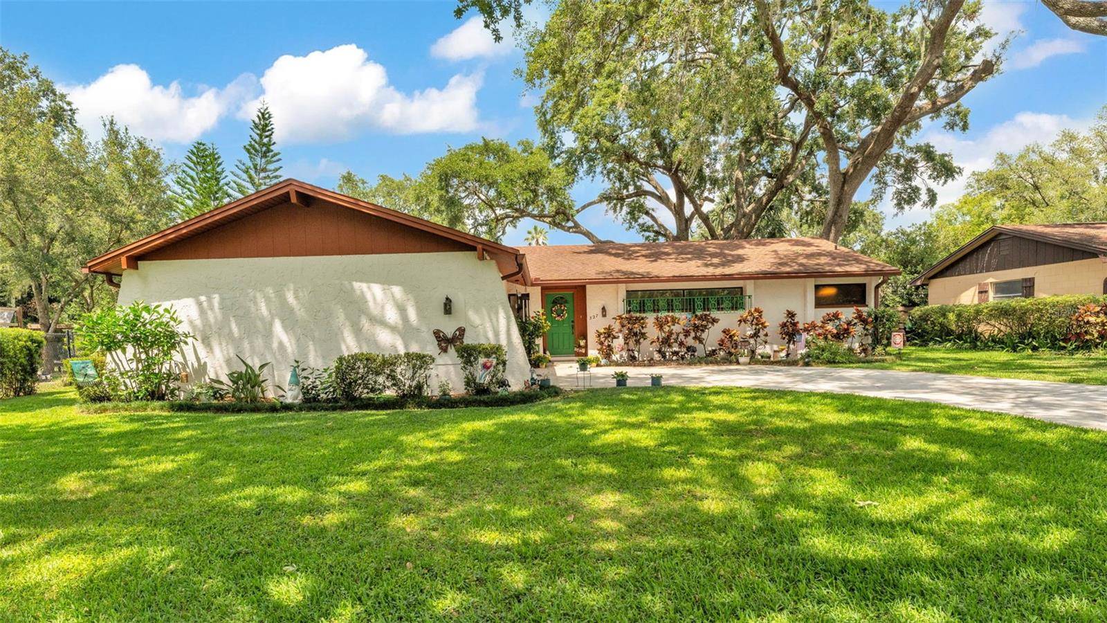 Lakeland, FL 33803,527 DUCHESS DR