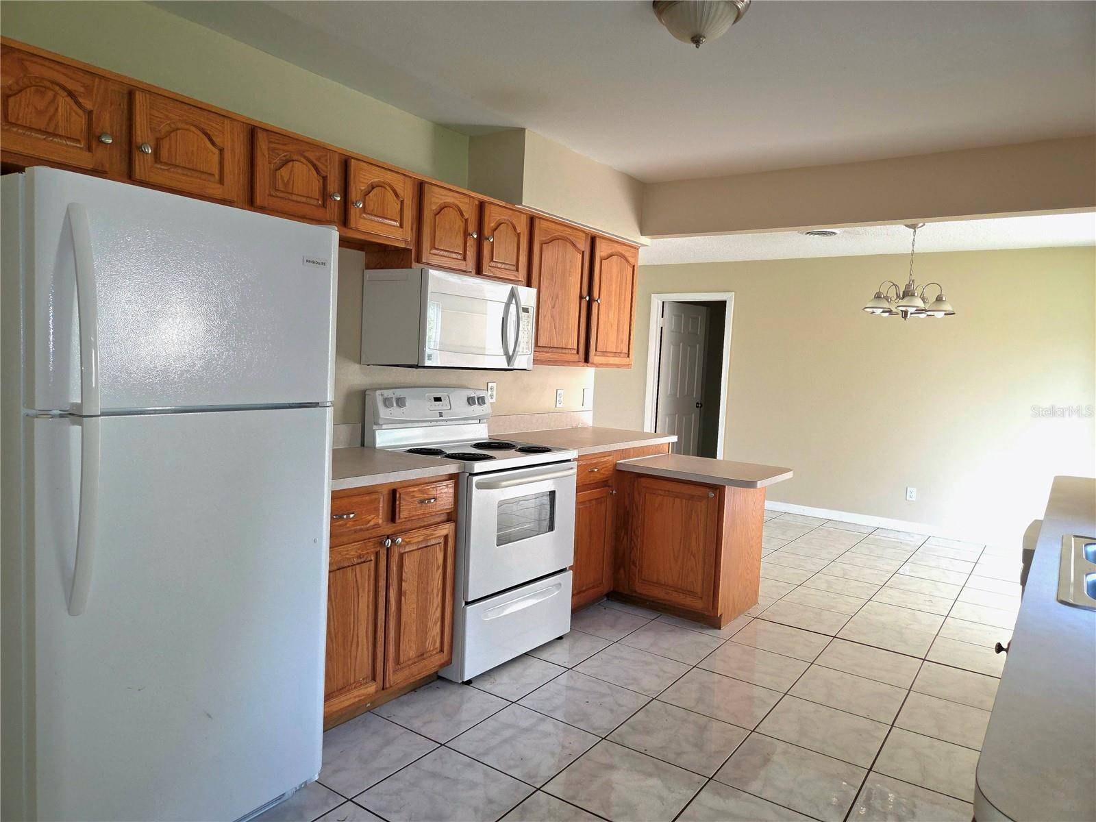 Melbourne, FL 32935,2121 COLONY DR