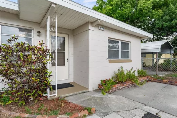 Winter Haven, FL 33880,121 COLEMAN RD