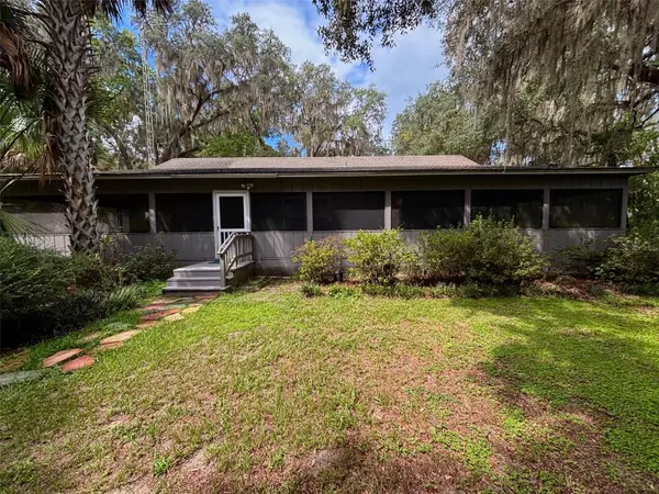 Hawthorne, FL 32640,9926 HOLDEN PARK RD