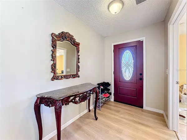 Sanford, FL 32771,102 SOMERSET OAKS CT