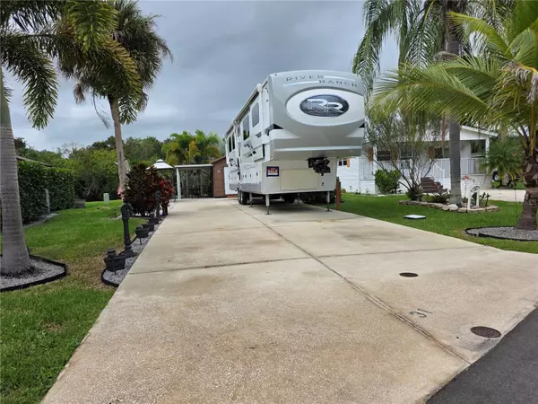 31 APPALOOSA TRL W, Lake Wales, FL 33898