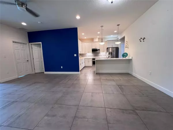 Kissimmee, FL 34759,922 CENTAURY DR