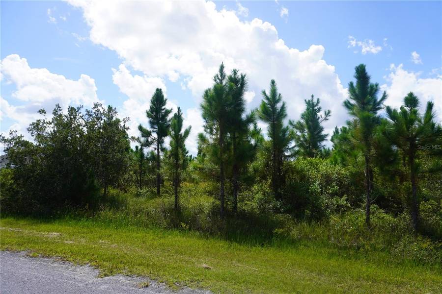 221 TROPICANA DR, Indian Lake Estates, FL 33855