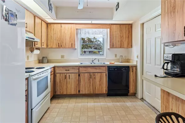 Winter Haven, FL 33880,105 LESLIE AVE