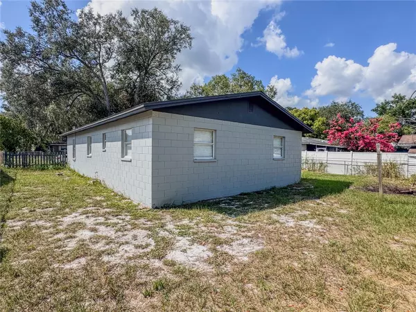 Winter Haven, FL 33880,602 TAYLOR BLVD