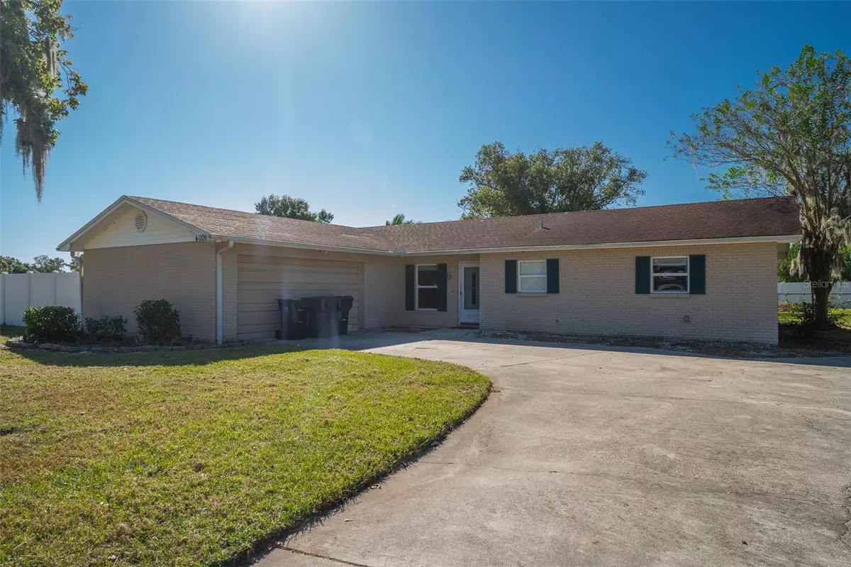 Lakeland, FL 33811,4006 HOLLYHEAD CIR S