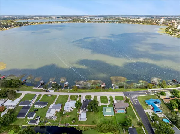 Winter Haven, FL 33880,1516 S LAKE HOWARD DR