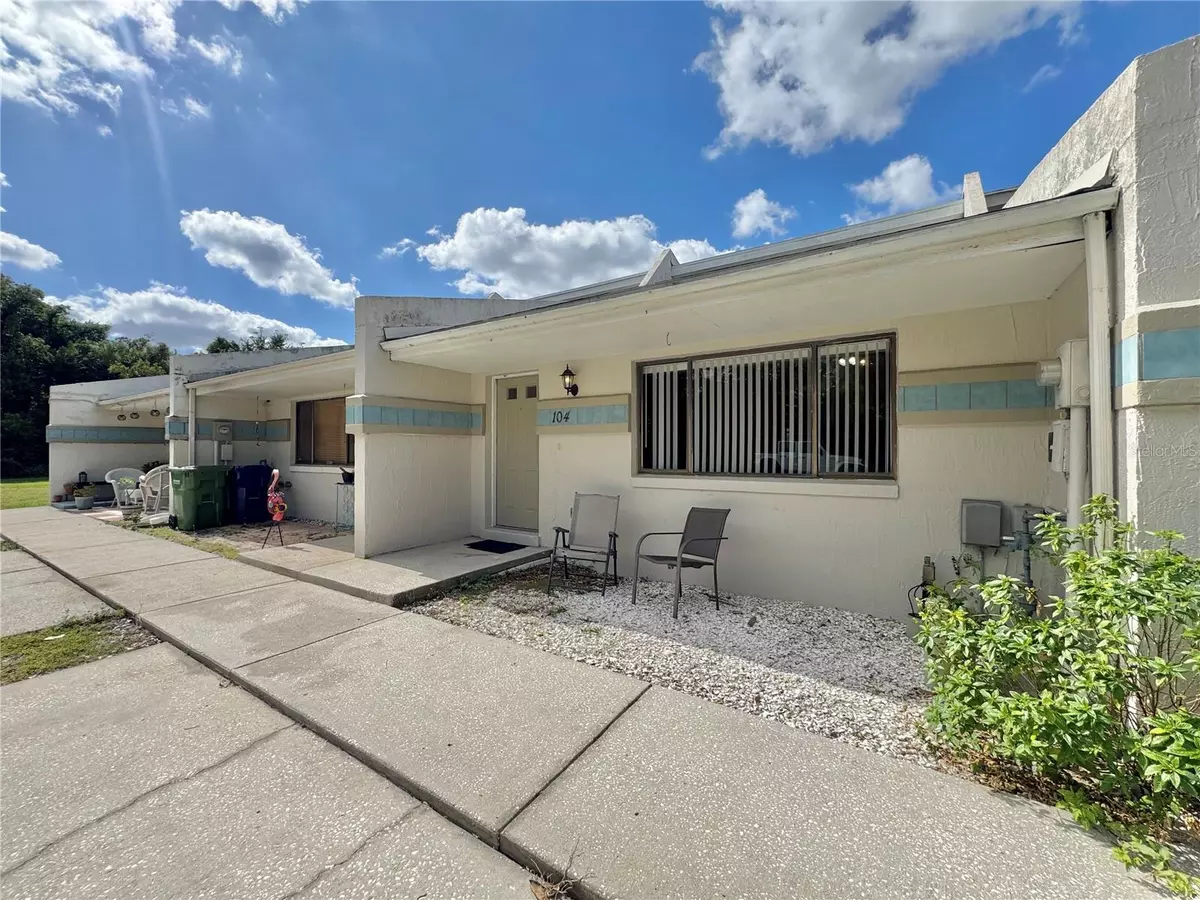 Winter Haven, FL 33880,104 MAYFAIR PL SW