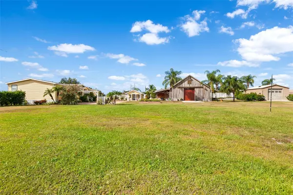 2799 BAY LAKE RESORT RD, Polk City, FL 33868