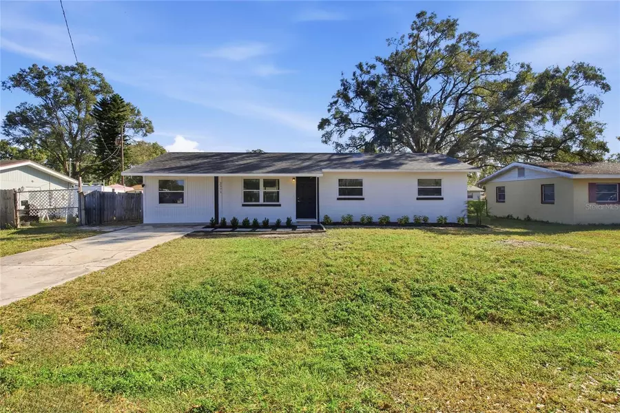 2575 EDMOND CIR, Auburndale, FL 33823