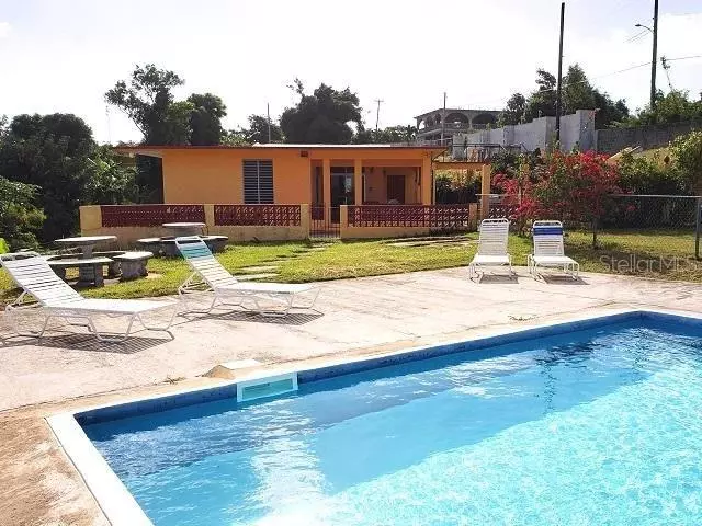 Vieques, PR 00765,53 CALLE DEL MEDIO, BO. DESTINO