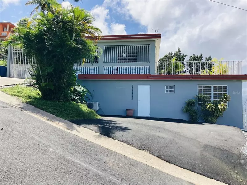 CANTA GALLO SECTOR SANTA ROSA #837, Guaynabo, PR 00971