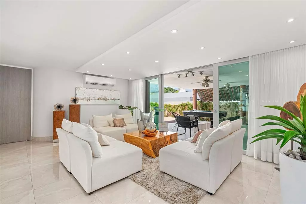 San Juan, PR 00926,Calle 6 PASEO MAYOR