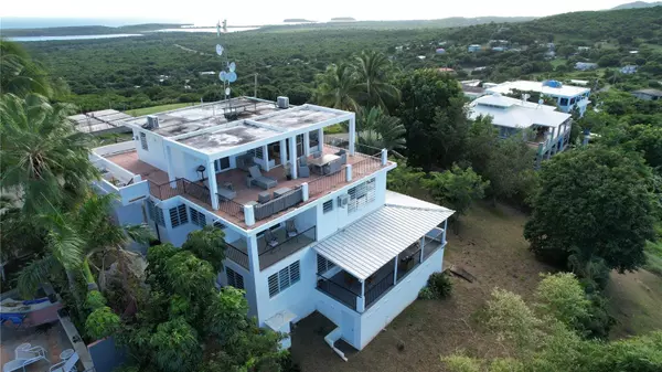 Vieques, PR 00765,S-10 TOP MAST AVE