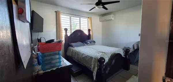 Vega Alta, PR 00692,Bo Breñas CALLE CEIBA 35