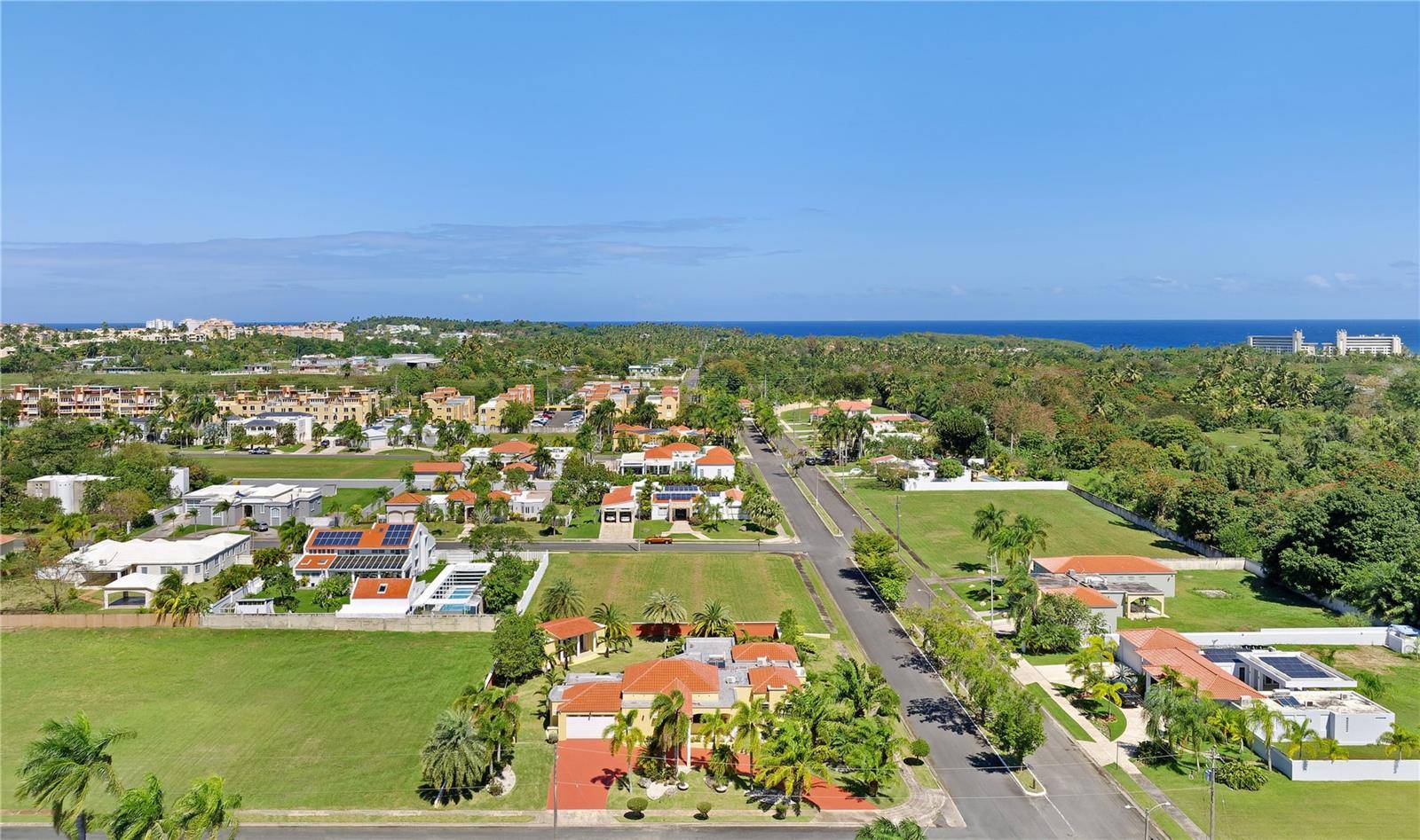4 PASEO IBIZA ST #C2, Vega Alta, PR 00692