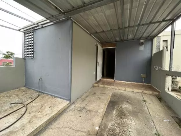 Naguabo, PR 00718,URB. ESTANCIAS DE HUCARES CALLE 2 #C-1