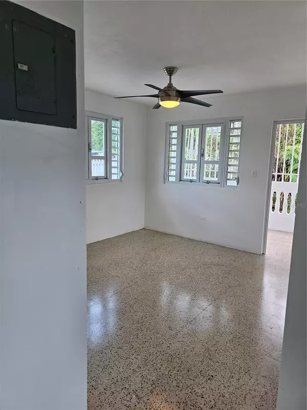 Bayamon, PR 00957,LOT 3 SECTOR EL JURUTUNGO BO. GUARAGAO