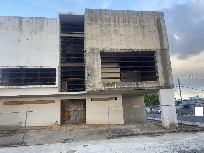 Bayamon, PR 00961,7 AV AGUAS BUENAS #3