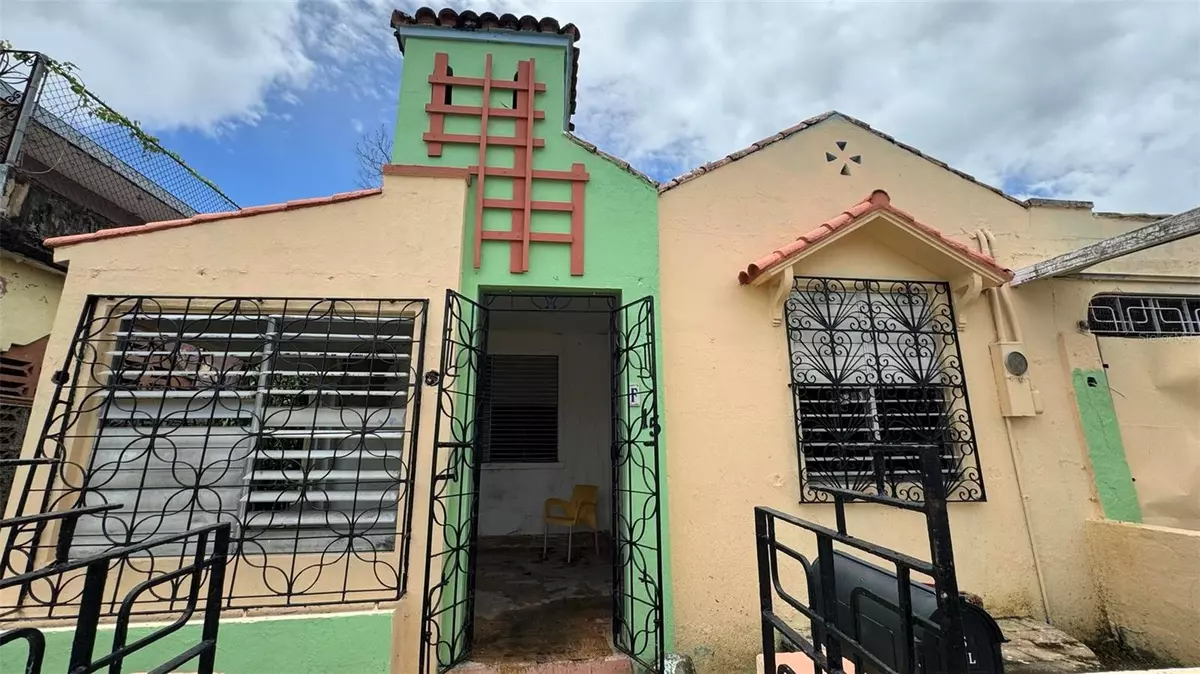 Caguas, PR 00725,URB. VILLA TURABO CALLE ROBLES F-15