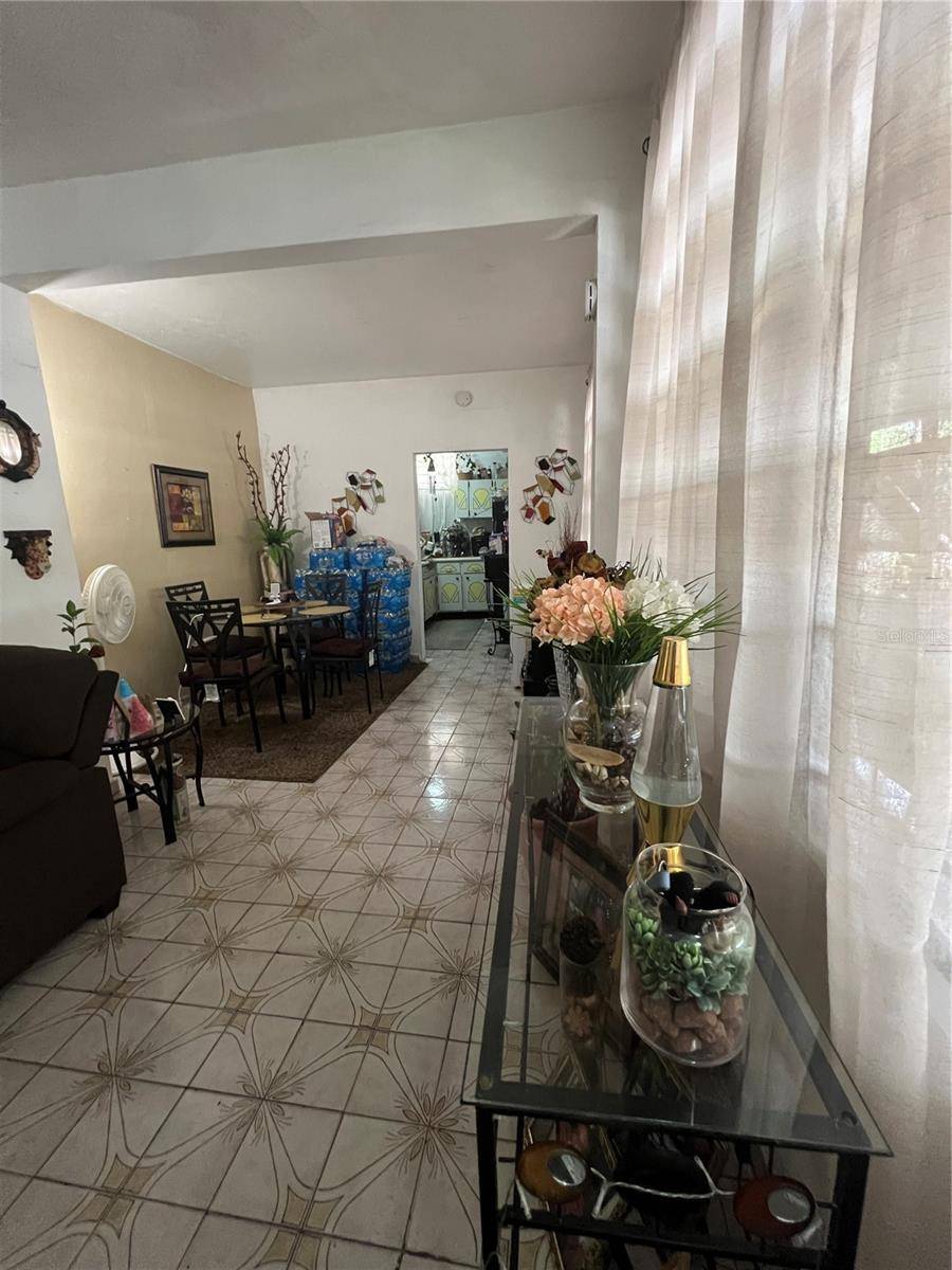 Bayamon, PR 00956,2X27 JACINTO STREET