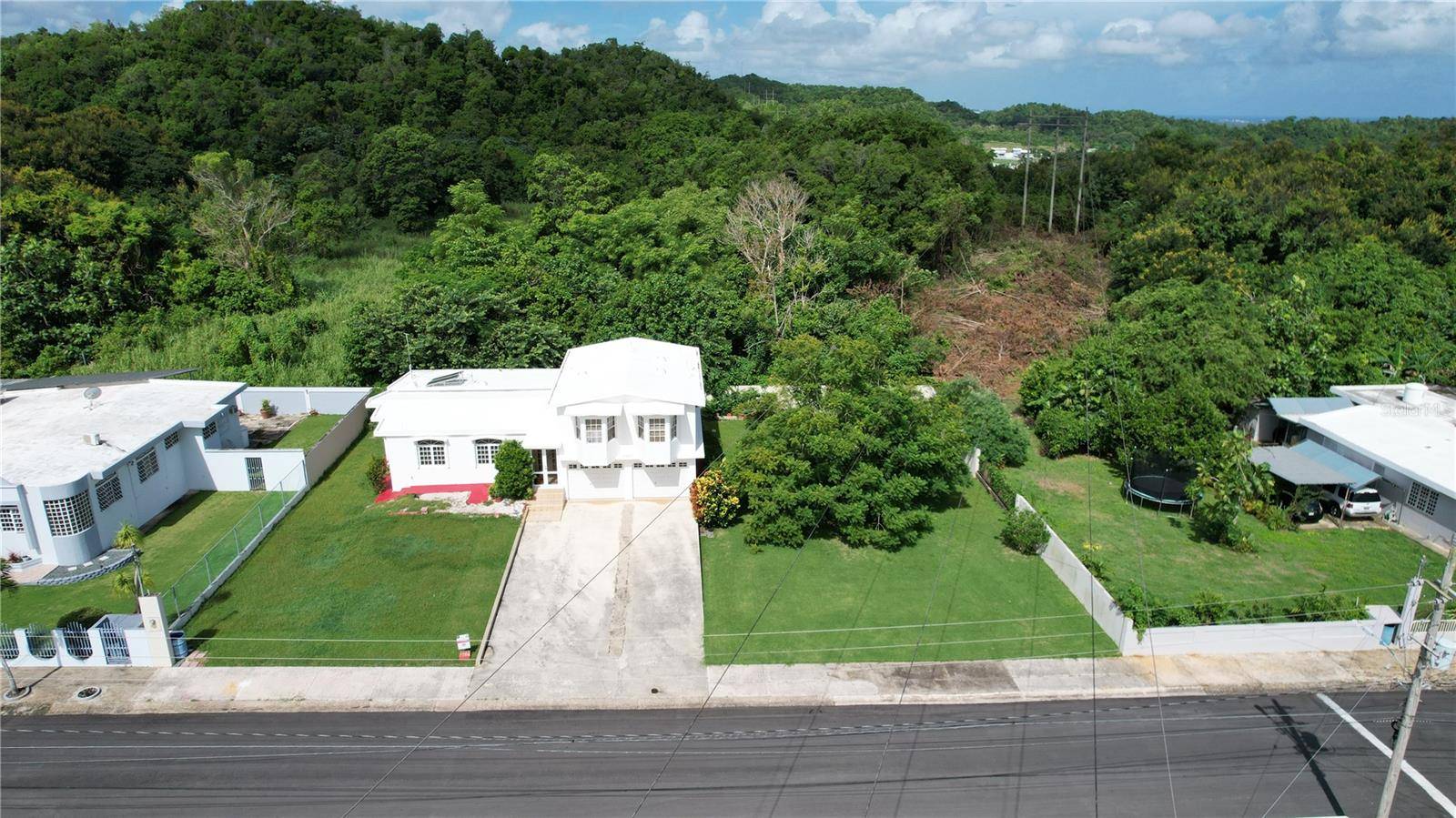 Arecibo, PR 00612,#13 URB JARDINES DE CANDELARIA ST