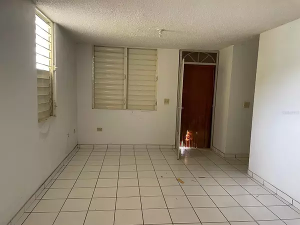 Caguas, PR 00725,J St. BALCONES LAS CATALINAS #421