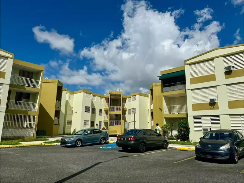 Calle J CJ #425, Caguas, PR 00725