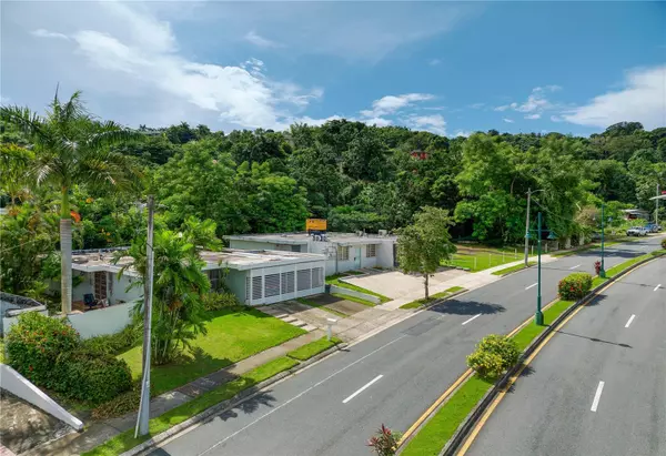 Guaynabo, PR 00969,1-2-3 SANTA ANA AVE