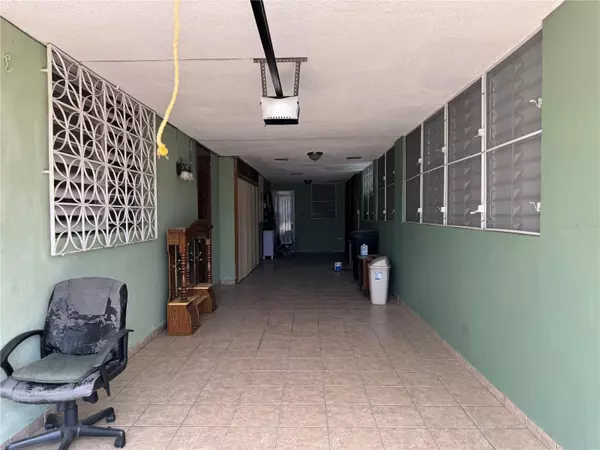 Caguas, PR 00725,9 street CONDADO MODERNO #J5