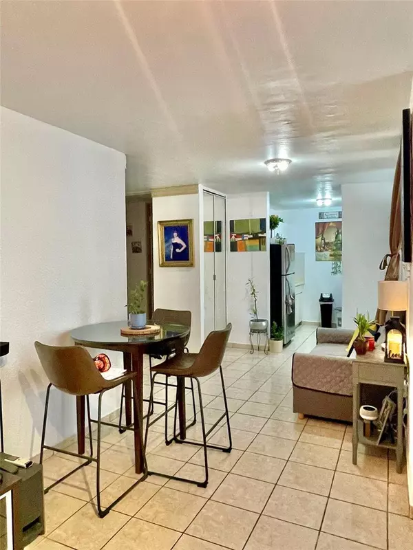 Caguas, PR 00725,605 Calle San Antonio URB. BRISAS DE PARQUE II